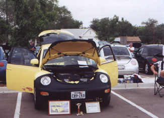 Mary_&_Leon's_Sunny_at_R2K.jpg (41435 bytes)