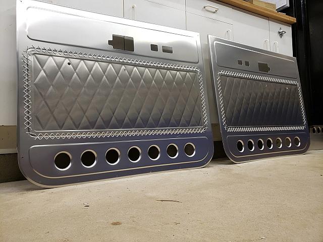 C10 stiches diamonds holes