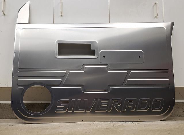 C1500 bowtie with silverado